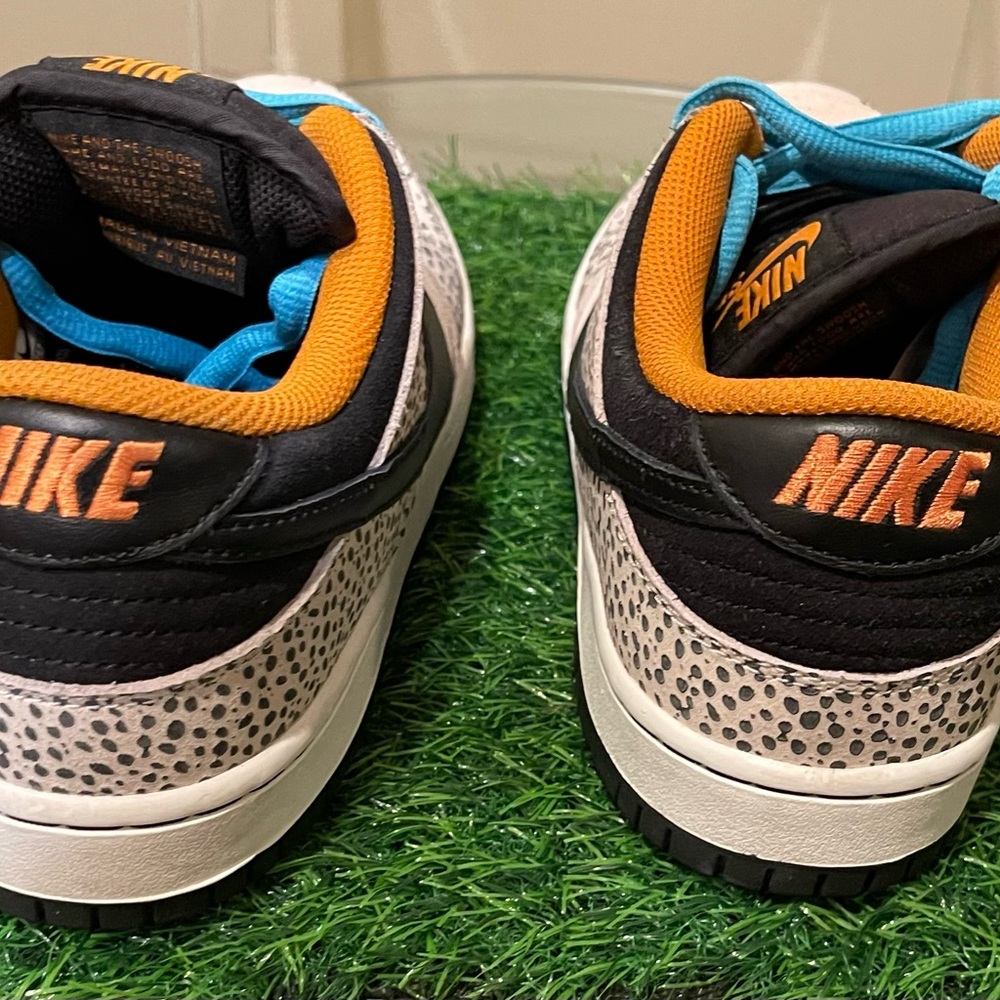 Nike Kids' Speckled Black and White Sneakers with Blue Laces - Picture 6 of 7